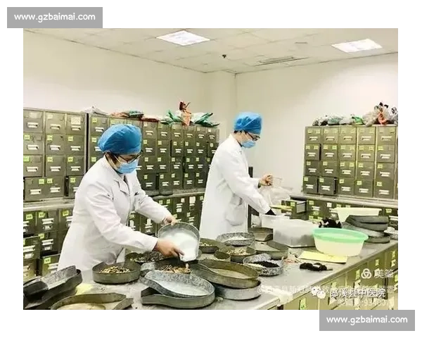 洪流中的脊梁:担当与温情铸就生命防线 洪流中的脊梁:担当与温情铸就生命防线